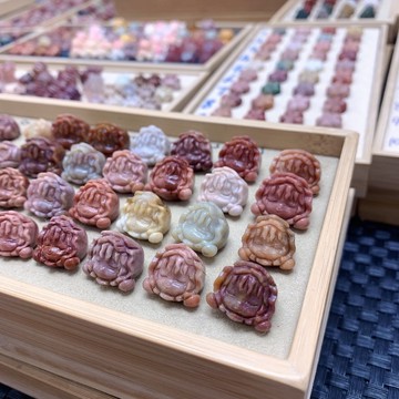 阿拉善泡泡瑪特血色玫瑰阿拉善