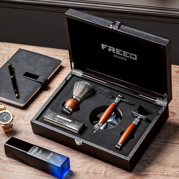 [快速出貨]【FREED】雙刃安全刮鬍刀豪華四件組禮盒(仿胡桃木) 客製化刻字 生日禮物 送禮推薦 男生禮物 摩羯座 水瓶座 禮物獨家 新品上市 情人節禮物