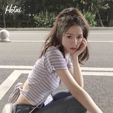 Hotni 甜辣風露肩條紋短款鏤空綁帶上衣-KDTY-9917(S-XL碼)