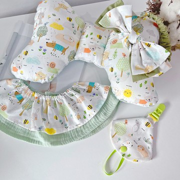 綠野莊園彌月禮盒手作圍兜 蝴蝶枕 奶嘴鍊髮帶滿月禮 新生兒禮