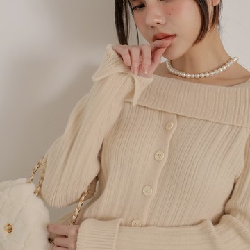 排釦柔軟針織上衣-白【KT224190】