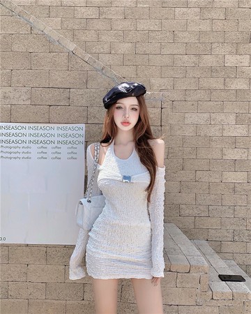 2021早秋新款網紅性感純欲假兩件掛脖長袖短裙修身針織包臀連衣裙