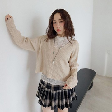 現貨★V領木耳邊粗細坑條針織上衣(共3色)1202 【NR2496】