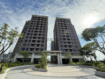 『心豐花園』稀有挑高質感美裝潢3房平車露臺戶｜新竹縣新豐鄉榮華街