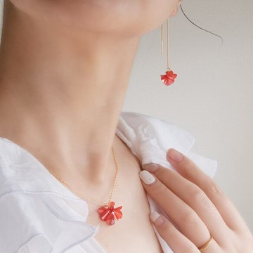 花朵綻放褶邊項鍊 |紅