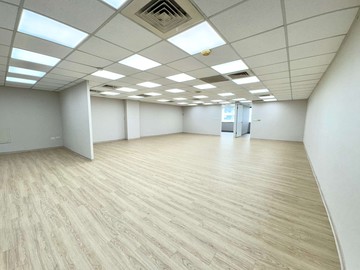 科博館旁商辦+車位/室內約40坪/面河畔｜台中市西區華美西街一段