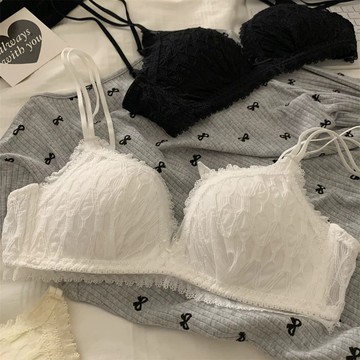 ✨ 精選好物 ✨"撩動心弦"[甜漫花海]法式蕾絲內衣少女無鋼圈小胸聚攏女生文胸收副乳防下垂聚攏文胸罩 學生內衣 運動內衣