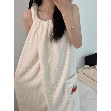 ✨精選好物✨浴裙珊瑚絨浴巾柔軟超強吸水速幹家用宿捨女草莓吊帶浴衣可穿可裹吸水速幹浴巾女浴裙高顔值組閤家用連體裹巾