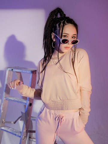 抗UV素色下襬圓領口袋短版上衣