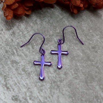 【日本製 Horie】鈦愛飾品系列-純鈦耳勾式十字耳環-深紫