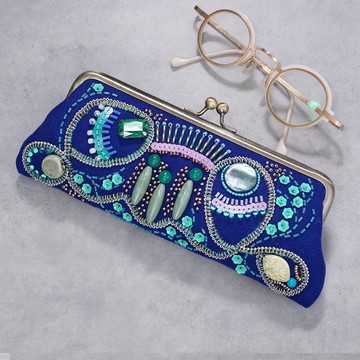 珠飾刺繡口金眼鏡盒 筆袋 No.18 藍綠色 羊毛材質 藝術風格贈禮首選 獨一無二 手工刺繡 輕巧手作 時尚實用