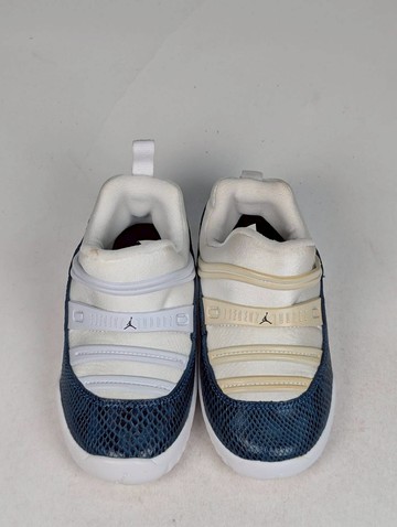 微瑕疵-左腳鞋面泛黃 右腳鞋舌髒污 BQ7102-102 8C  Air Jordan 11 Low Retro Blue Snakeskin TD 藍蛇紋 小童