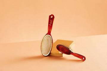 【新年送禮】經典黃金梳  | 潘朵拉的美妝盒