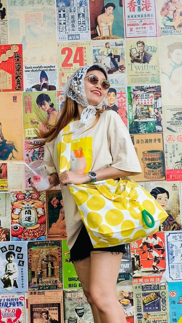 綠色圓點日式斜背包和免費鑰匙圈