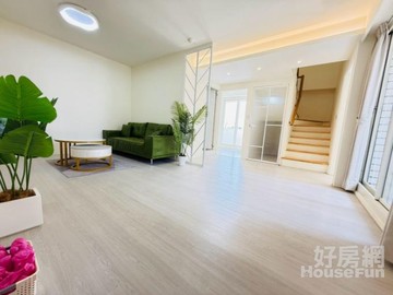 北區國泰街正樓中樓超大露臺超大室內空間直達平面車位｜台中市北區國泰街