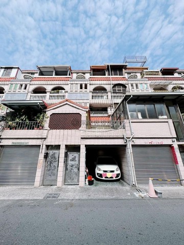 武營路大地坪透天|可停雙車|近捷運站｜高雄市鳳山區武營路