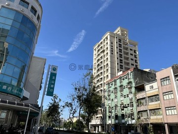 近高師大_臨路邊間_三面採光_通風佳收租美寓｜高雄市苓雅區和平二路