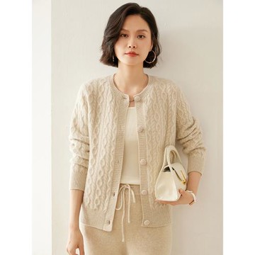 2025年冬新款絞花山羊絨開衫女寬松毛衣麻花加厚羊毛針織上衣外套