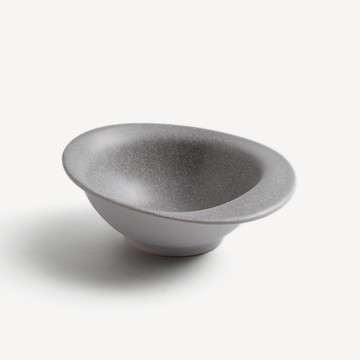 WAGA 弧曲霧灰 14cm 不規則陶瓷小碗｜清水灰｜單品