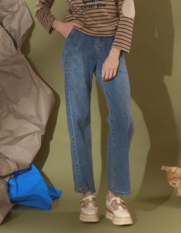 ★【喜芝梅】藍調情懷 復古抓褶水洗寬鬆型大直筒牛仔長褲(藍色；M-2L) 224990102