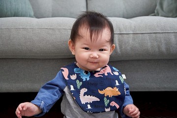 藍色恐龍 寶寶圍兜兜 方兜