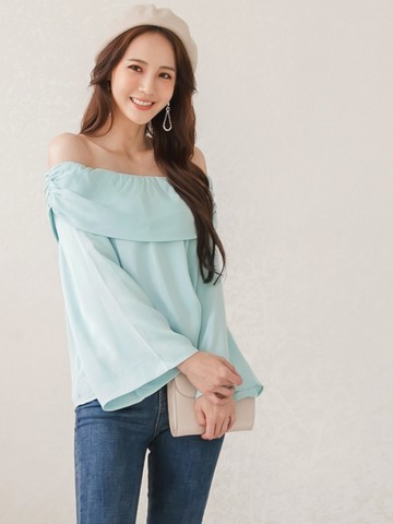 氣質露肩一字領喇叭袖雪紡上衣