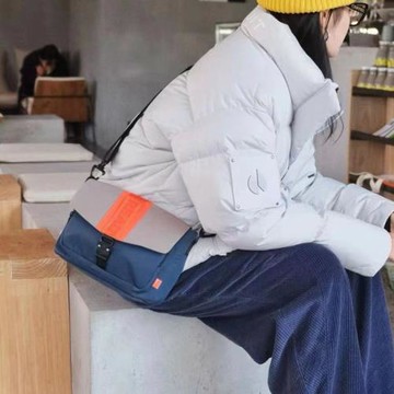 RDBK小方包女斜挎包包新款ins露營山系郵差包時尚戶外通勤小包男