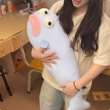 ✨動感 優選✨可愛冰絲醜魚 大號抱枕 兒童夏季涼寶寶睡覺玩偶卡通女生日禮物閨蜜