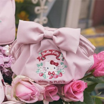 24年早春庫洛米美樂蒂雙子星茉莉兔凱蒂貓 Kitty蝴蝶結手拎化妝包