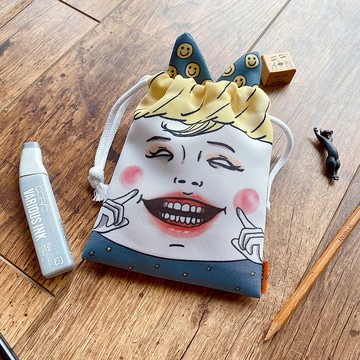 微笑蛋寶 Have a nice day 造型束口袋 收納包 防潑水