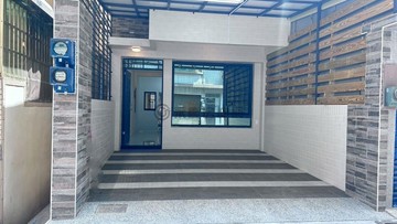 高餐旅大學邊間翻新可停車透天3樓｜高雄市小港區茂林街