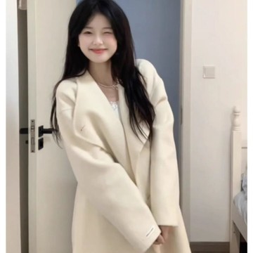 🥇台灣出貨🥇 米白色慵懶風呢子大衣女2025鞦鼕季新款毛呢外套小個子韓係中長 ✨️滿額免運✨️147-12-B