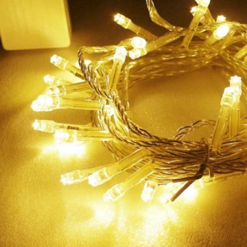 摩達客-聖誕燈50燈LED樹燈串 (暖白光/透明線)(附控制器)高亮度又省電