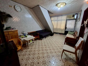 新莊豐年國小~近豐年市場~稀有活巷門前停車面寬透天｜新北市新莊區豐年街