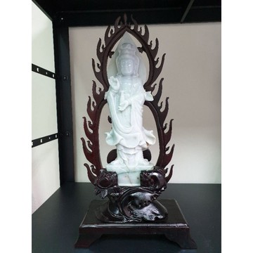 天然緬甸玉A貨-O0060-細糯淨瓶觀音擺件玉石尺寸：長24公分寬12公分後4.5公分底座尺寸：高46公分寬20.5公分