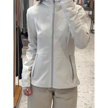 白色軟殼沖鋒衣外套女款2025新款高級感好看戶外修身收腰運動夾克