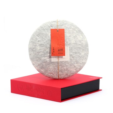 【特開年份普洱 | 綠製普洱】2015倚邦貢茶春蕊普洱357g(附木盒)-王德傳