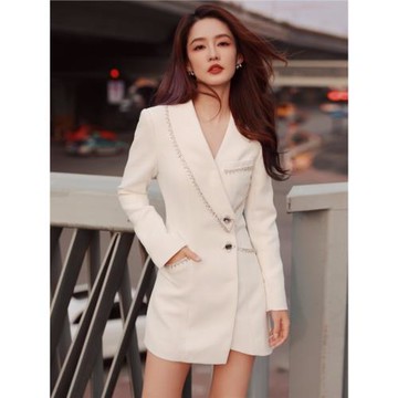 李沁同款釘珠鑲鉆西裝連衣裙法式小眾氣質女神范顯瘦白色西服外套
