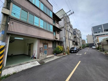 10米大面寬邊間超大三房室內車庫也可改孝親房｜新竹市北區嘉濱路