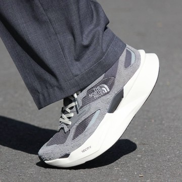 THE NORTH FACE VECTIV FORWARD LS 灰黑 拼接麂皮 泡棉 跑步鞋 北臉 NF52648SW