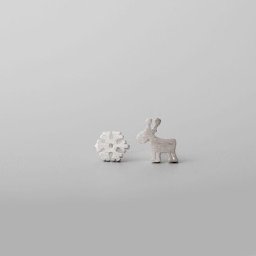 925純銀耳釘拉絲可愛百搭小鹿雪花不對稱銀針耳飾甜美女00321入