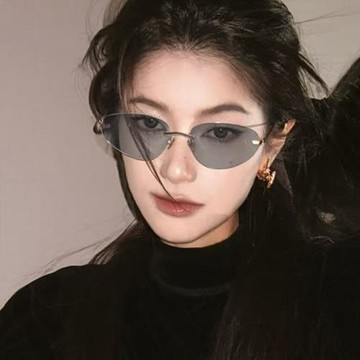 無框墨鏡女款復古金屬貓眼2025新款淺灰色防紫外線太陽眼鏡方圓臉