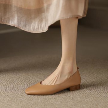 復古軟皮奶奶鞋女粗跟2025春秋新款方頭淺口豆豆鞋中跟米白單鞋