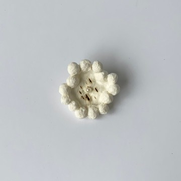 胸針 Paper Flower 白色1