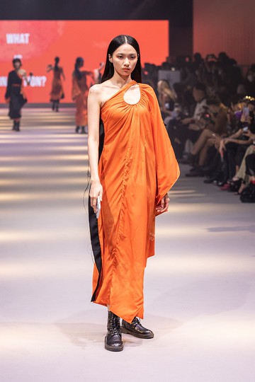 21SS INF N型領斗篷洋裝 (秀上款)