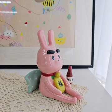 超強大的醜醜兔經理