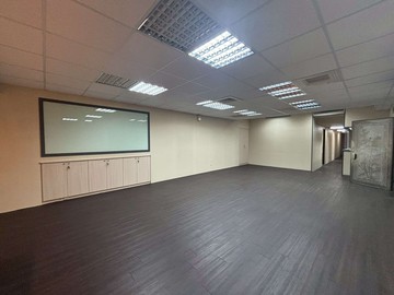 西區正精誠路大面寬店面電梯41套整理後投報上看7%｜台中市西區精誠路