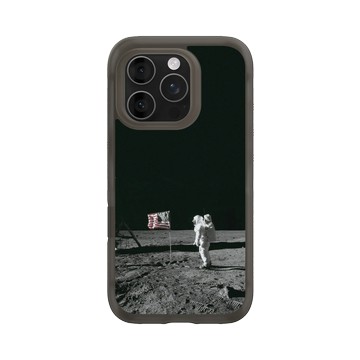 iPhone 16 Pro AirX 本質黑 - NASA - Apollo 11 - Astronaut Aldrin On The Moon