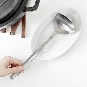 日本霜山 304不鏽鋼一體成形雙導嘴湯勺/醬料勺-22.5cm