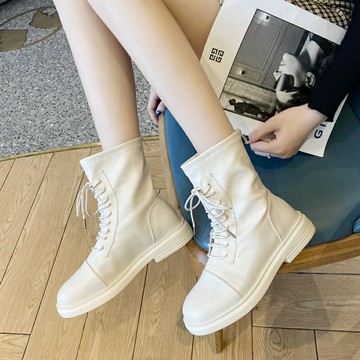 秋季馬丁靴女配裙子瘦瘦ins潮酷英倫風短筒厚底增高街拍加絨短靴